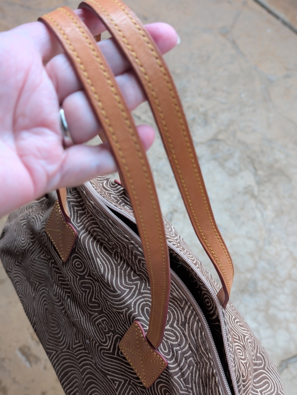 Dooney and Bourke Sport Pop Logo tan canvas dome bag - Picture 7 of 8